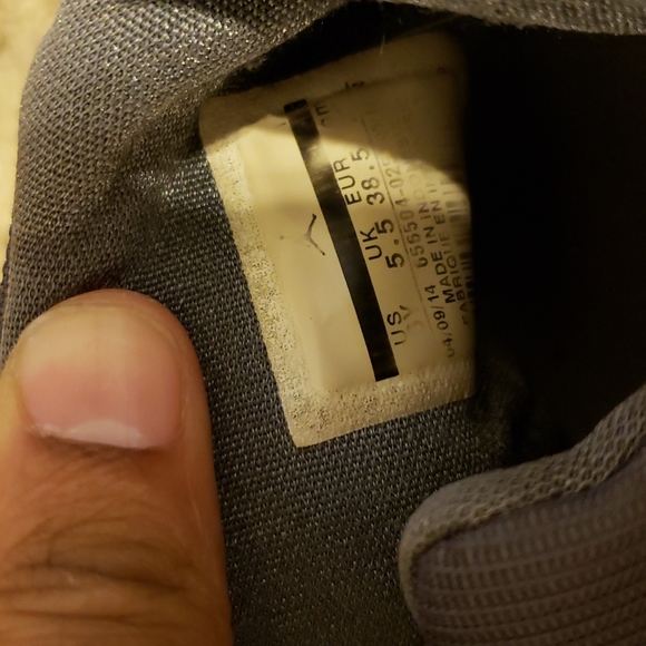 Gray future jordans 11s size 6y - Picture 3 of 4